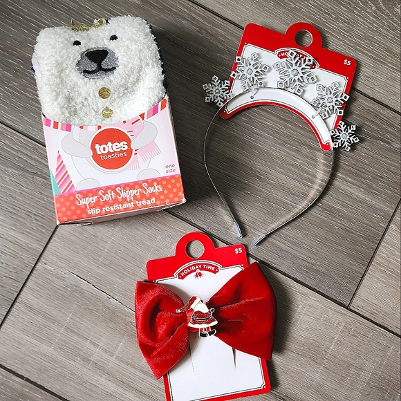 Holiday hair accessories and fuzzy socks  gift bundle - Picture 2 of 16